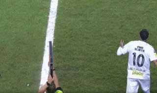 开云APP-内马尔桑托斯首秀：挨踢，被扪，突突突！