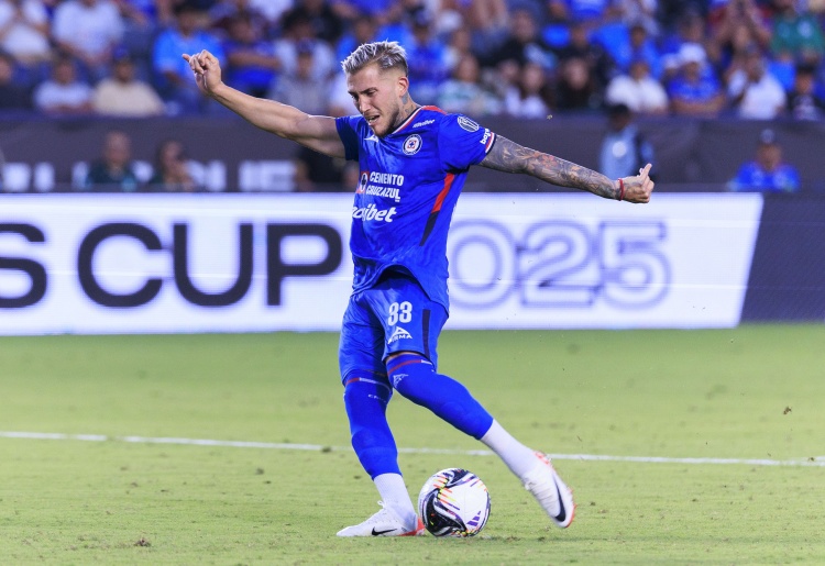 迈阿密国际与蓝十字就皮奥维转会谈判持续，700万美元要价成焦点